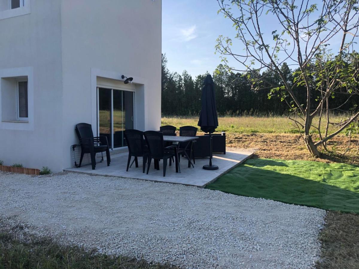 Gite De Charme En Provence Villa Monteux Exteriör bild